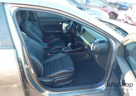 2024 Kia Forte Gt-Line z USA, uszkodzony, nr VIN 3KPF54ADXRE806887